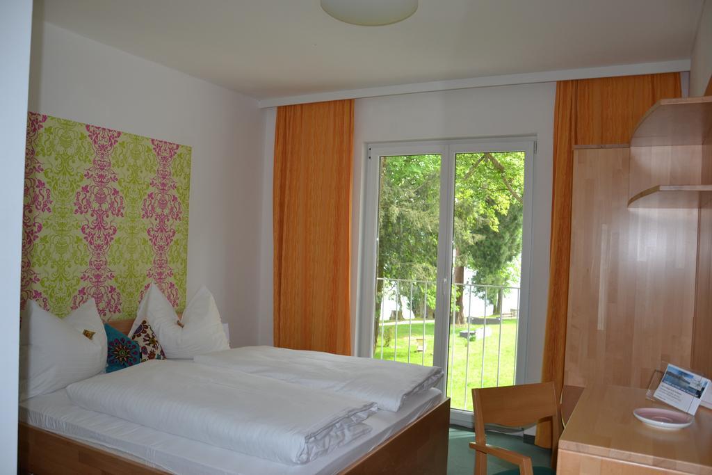 Das Grafengut Hotel Nussdorf am Attersee Room photo